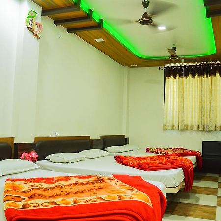 Hotel Shree Dwarkadhish Ujaim Exterior foto