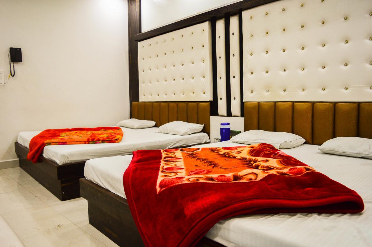 Hotel Shree Dwarkadhish Ujaim Exterior foto