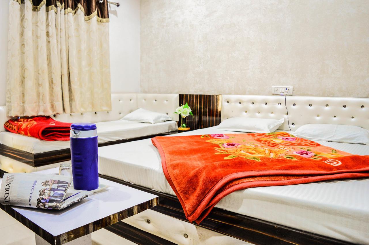 Hotel Shree Dwarkadhish Ujaim Exterior foto