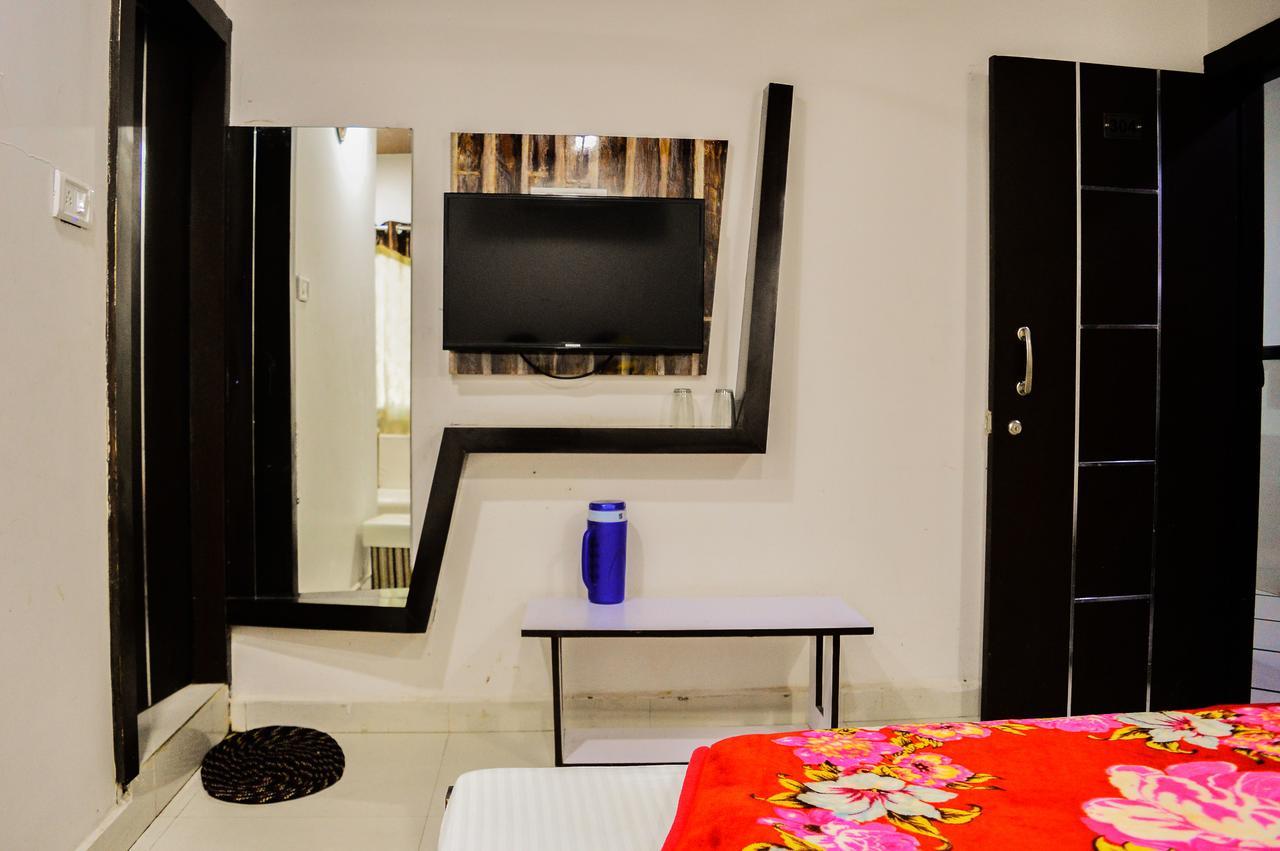 Hotel Shree Dwarkadhish Ujaim Exterior foto